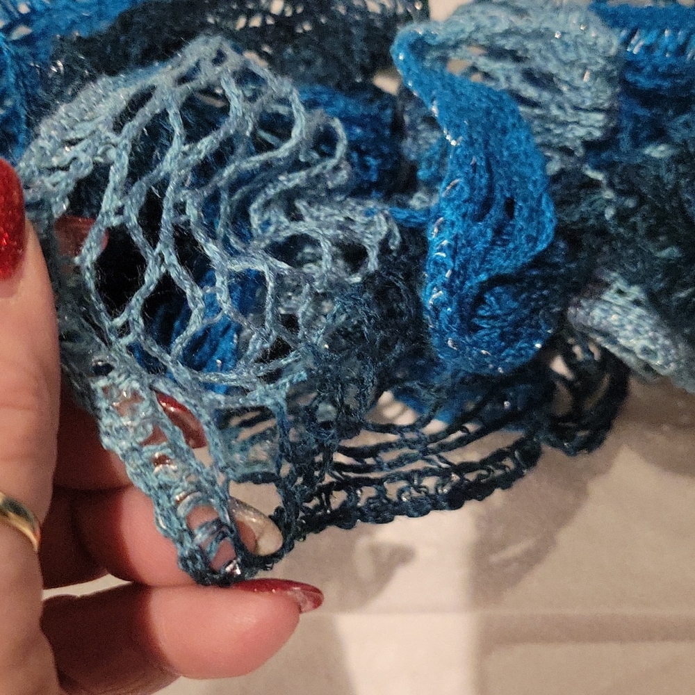 Handmade scarf - Picture 5 of 5